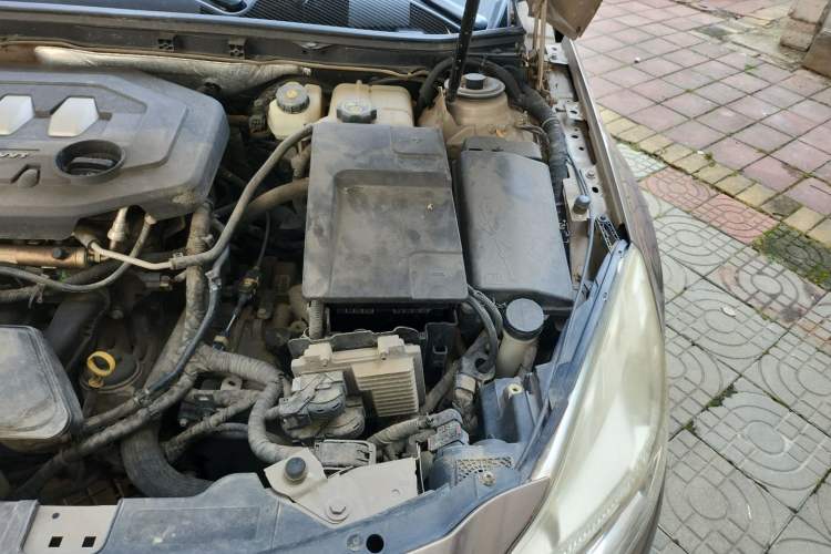 Used Buick Regal 2012 2.0L Luxury Edition Engine Bay Left