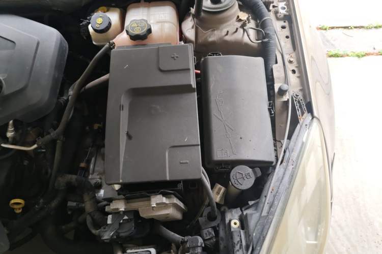 Used Buick Regal 2012 2.0L Comfort Edition Engine Bay Left