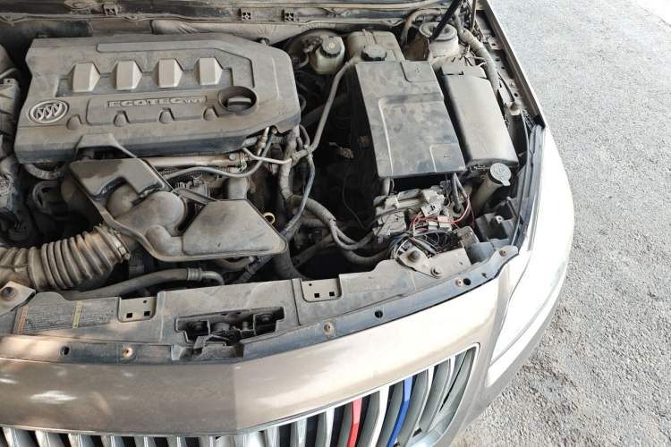 Used Buick Regal 2012 2.0L Comfort Edition Engine Bay Left