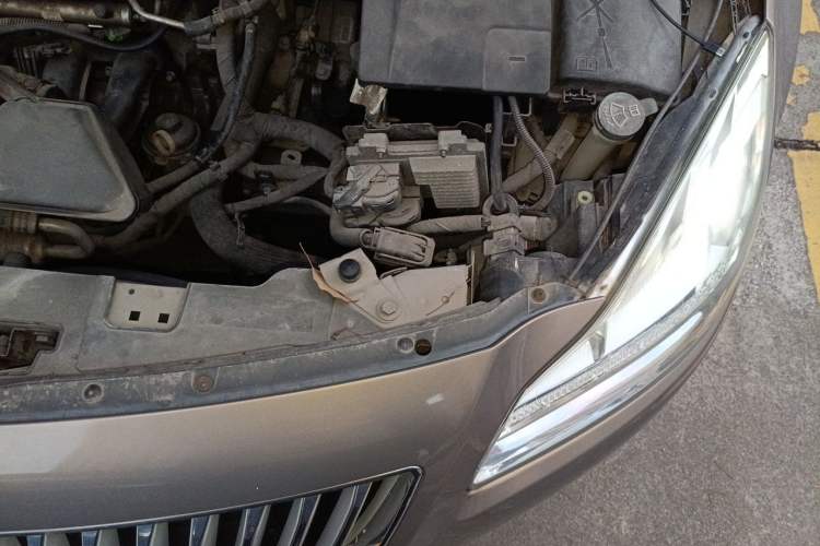 Used Buick Regal 2012 2.0L Comfort Edition Engine Bay Left
