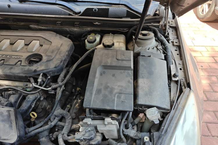 Used Buick Regal 2012 2.0L Comfort Edition Engine Bay Left