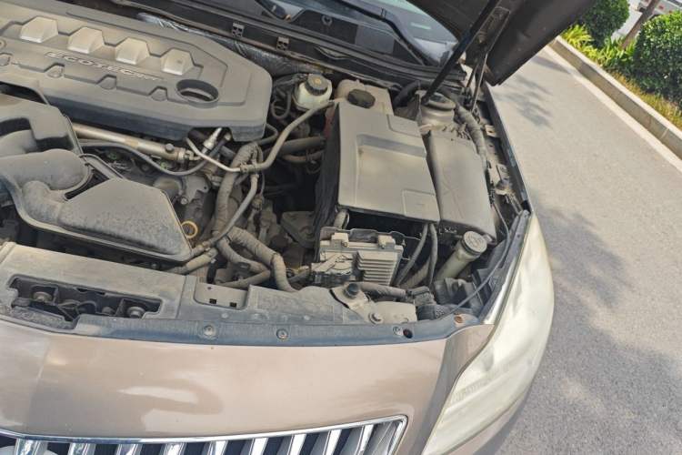 Used Buick Regal 2012 2.0L Comfort Edition Engine Bay Left