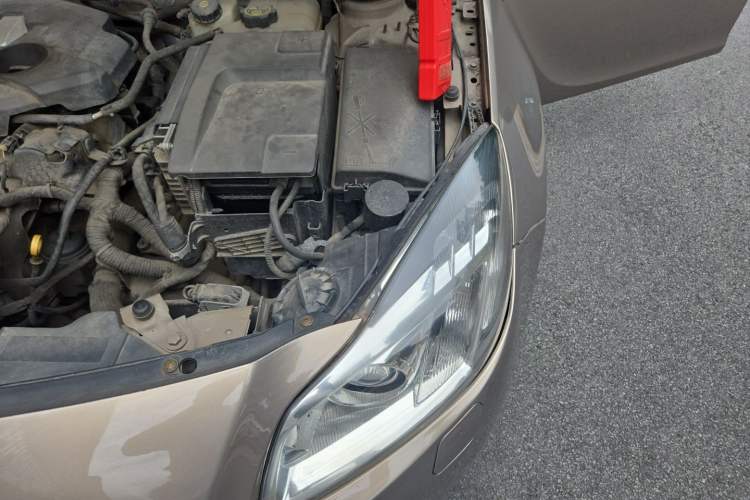 Used Buick Regal 2012 2.4L SIDI Flagship Edition Engine Bay Left