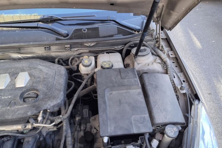 Used Buick Regal 2012 2.0L Comfort Edition Engine Bay Left