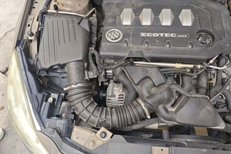 Used Buick Regal 2012 2.0L Comfort Edition Engine Bay Right