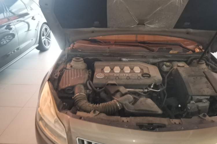 Used Buick Regal 2012 2.0L Comfort Edition Engine Bay Right