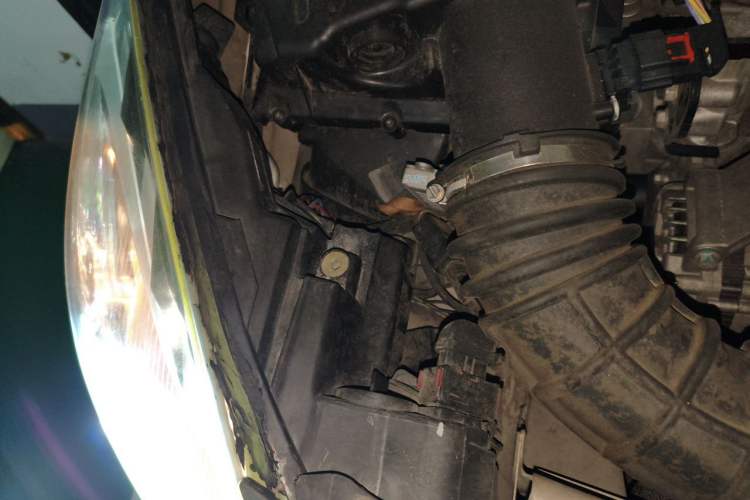 Used Buick Regal 2012 2.4L SIDI Elite Edition Engine Bay Right