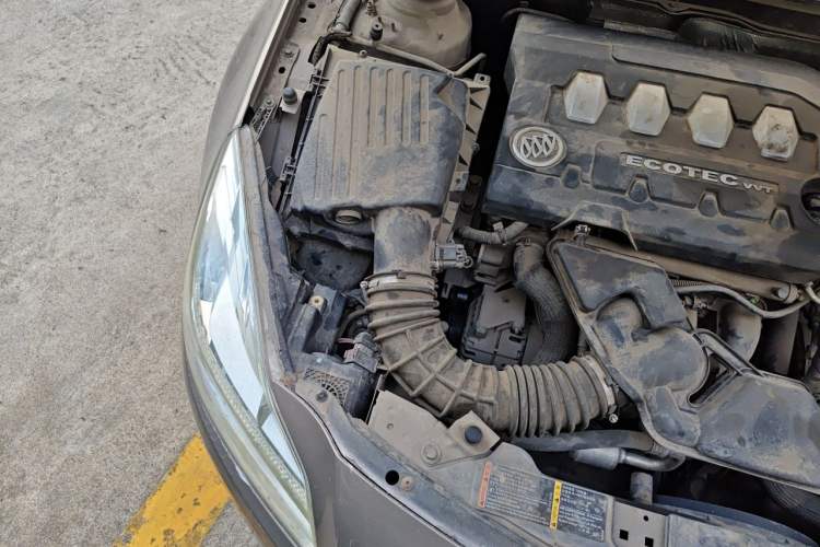Used Buick Regal 2012 2.0L Comfort Edition Engine Bay Right