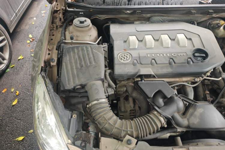 Used Buick Regal 2012 2.0L Comfort Edition Engine Bay Right