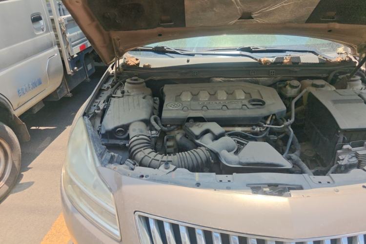 Used Buick Regal 2012 2.0L Comfort Edition Engine Bay Right