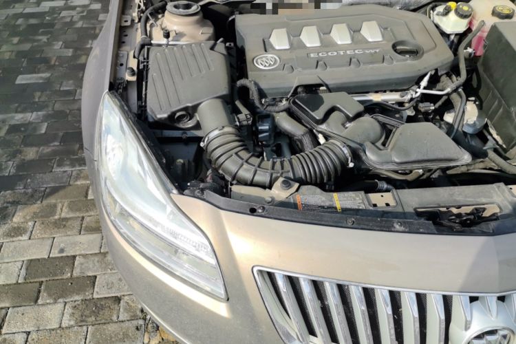Used Buick Regal 2012 2.0L Comfort Edition Engine Bay Right