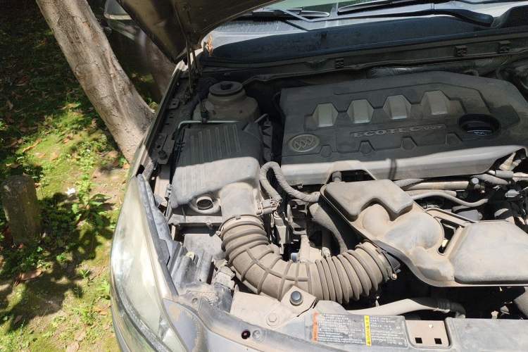 Used Buick Regal 2012 2.0L Comfort Edition Engine Bay Right