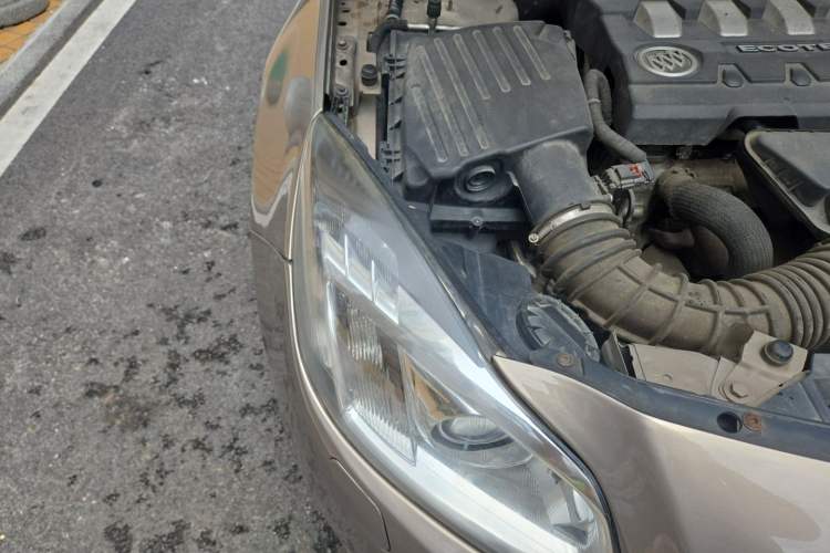 Used Buick Regal 2012 2.4L SIDI Flagship Edition Engine Bay Right