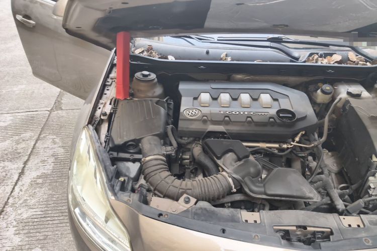 Used Buick Regal 2012 2.0L Luxury Edition Engine Bay Right
