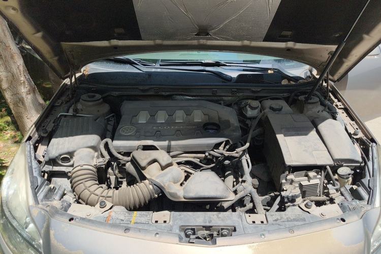 Used Buick Regal 2012 2.0L Comfort Edition Engine Bay
