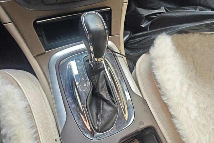 Used Buick Regal 2012 2.0L Comfort Edition Gear Lever
