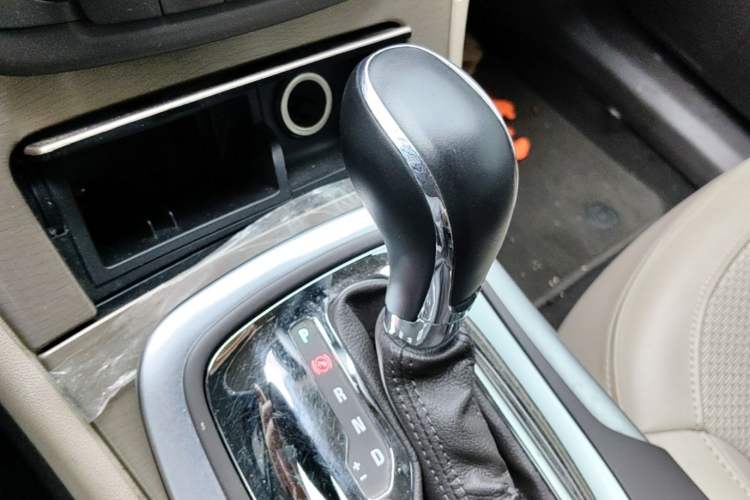 Used Buick Regal 2012 2.0L Comfort Edition Gear Lever
