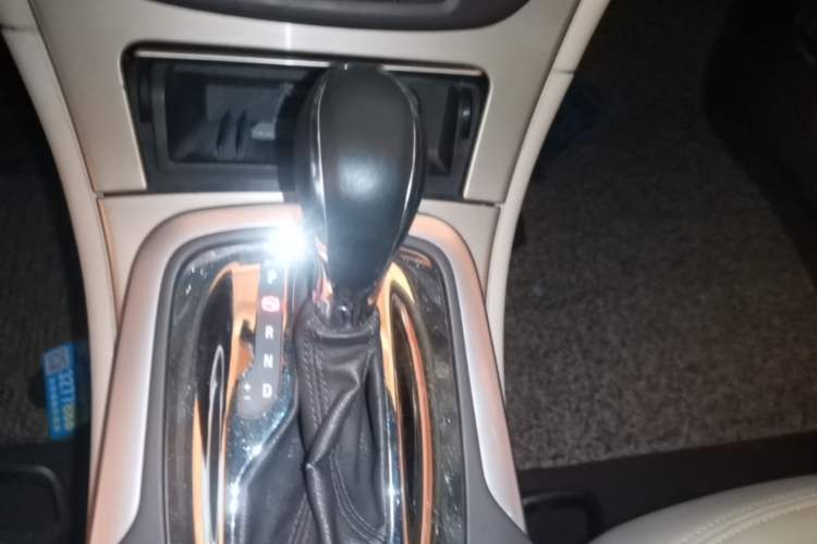 Used Buick Regal 2012 2.0L Comfort Edition Gear Lever