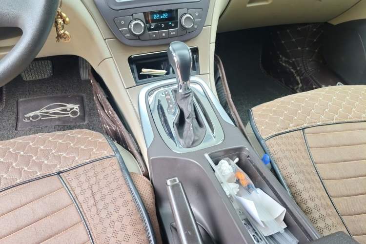 Used Buick Regal 2012 2.0L Comfort Edition Gear Lever