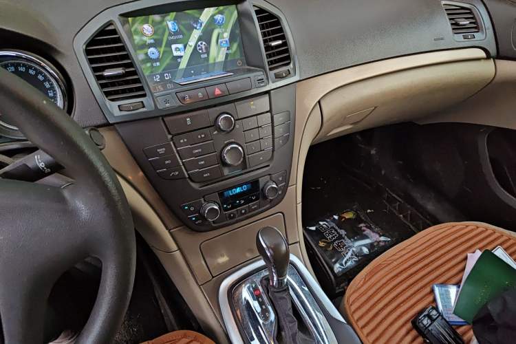 Used Buick Regal 2012 2.0L Comfort Edition Gear Lever