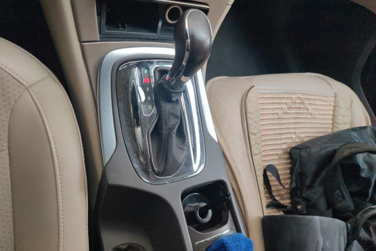 Used Buick Regal 2012 2.0L Comfort Edition Gear Lever