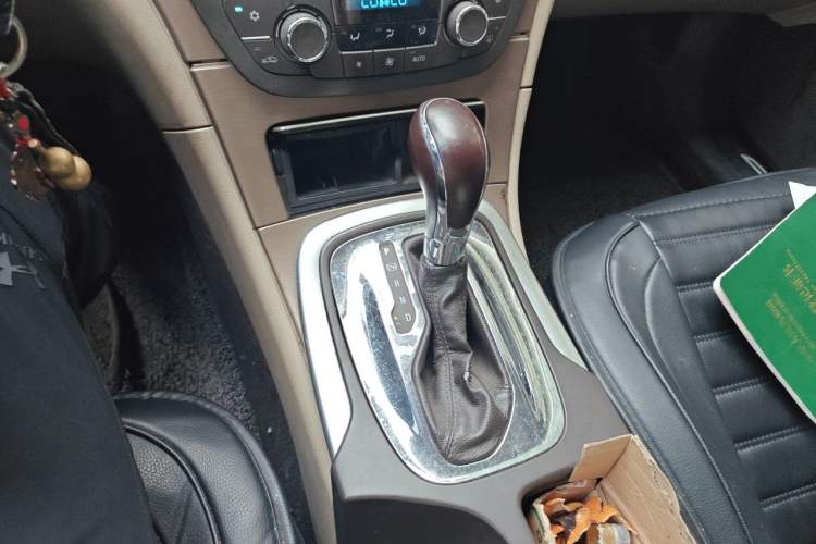 Used Buick Regal 2012 2.0L Comfort Edition Gear Lever