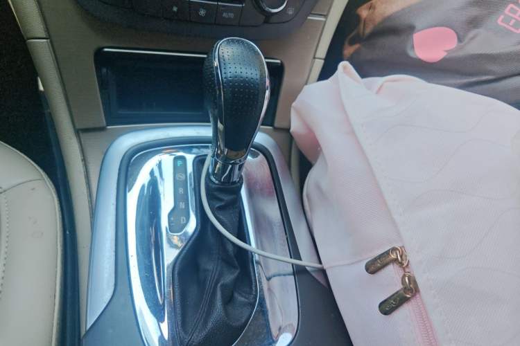 Used Buick Regal 2012 2.0L Comfort Edition Gear Lever