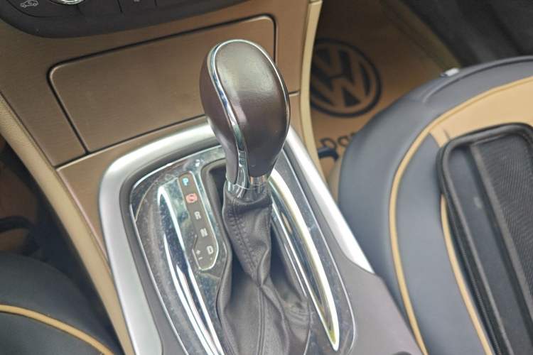 Used Buick Regal 2012 2.0L Comfort Edition Gear Lever