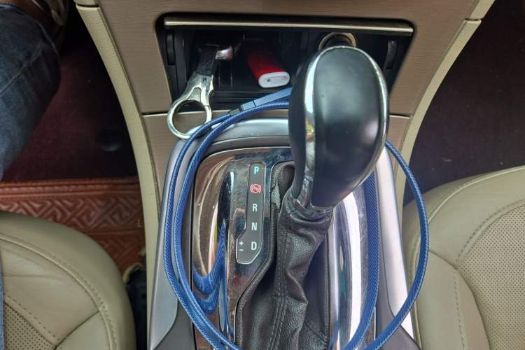 Used Buick Regal 2012 2.4L SIDI Flagship Edition Gear Lever