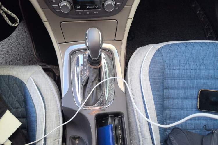 Used Buick Regal 2012 2.0L Comfort Edition Gear Lever