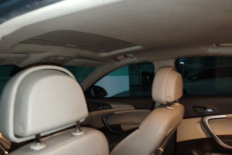 Used Buick Regal 2012 2.4L SIDI Elite Edition Headliner