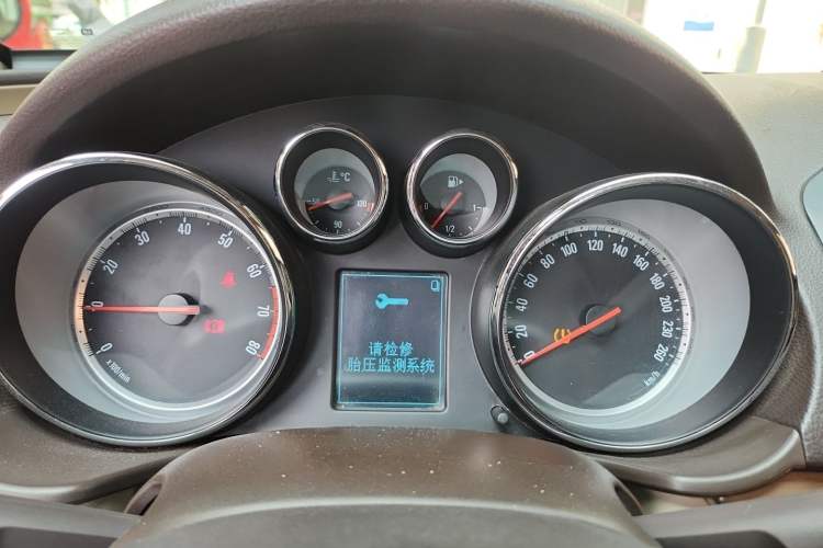 Used Buick Regal 2012 2.0L Luxury Edition Instrument Cluster