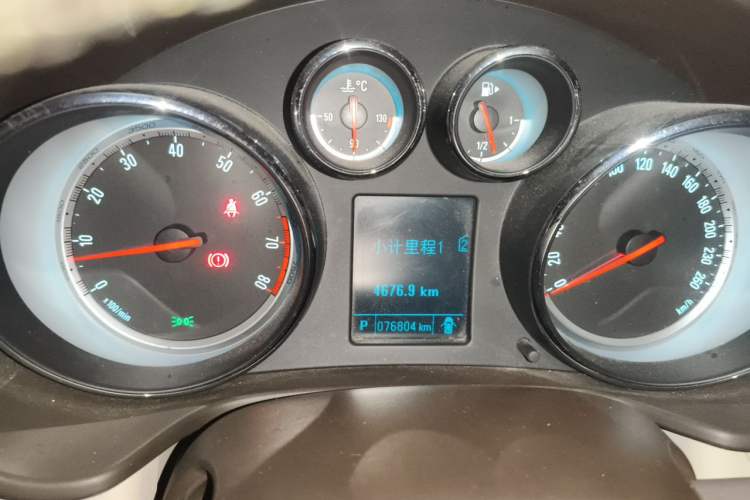 Used Buick Regal 2012 2.0L Luxury Edition Instrument Cluster