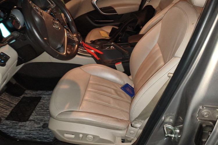 Used Buick Regal 2012 2.4L SIDI Elite Edition Left Front Seat