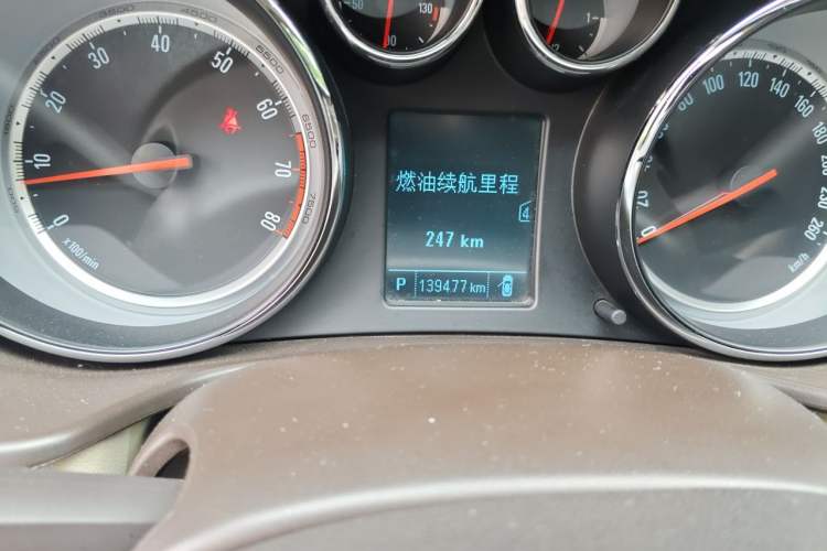 Used Buick Regal 2012 2.0L Comfort Edition Odometer Close Up