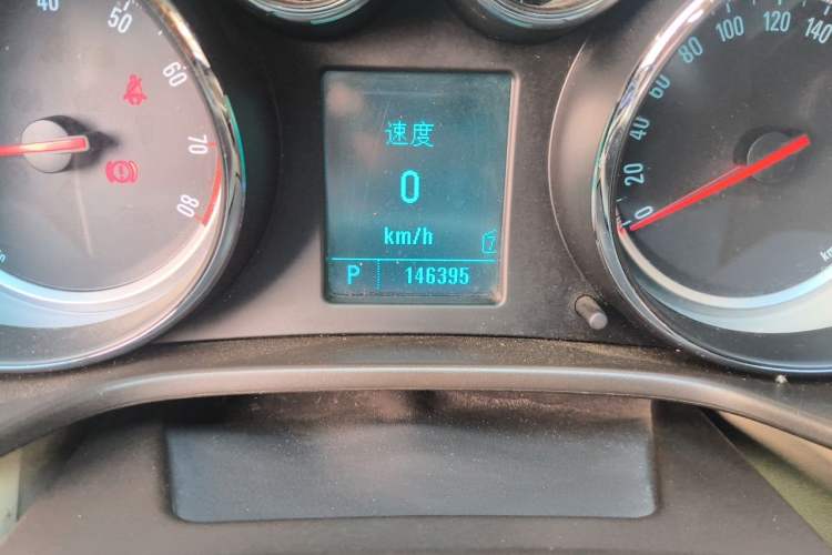Used Buick Regal 2012 2.4L SIDI Elite Edition Odometer Close Up