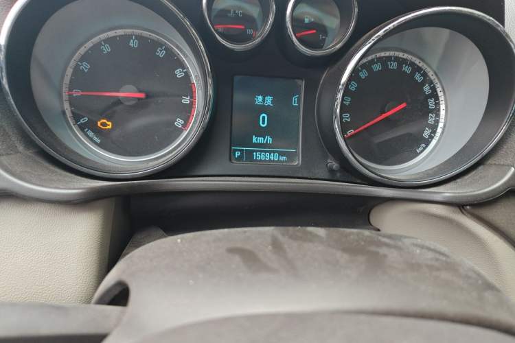 Used Buick Regal 2012 2.0L Comfort Edition Odometer Close Up