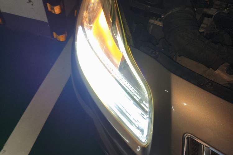 Used Buick Regal 2012 2.4L SIDI Elite Edition Right Front Headlight