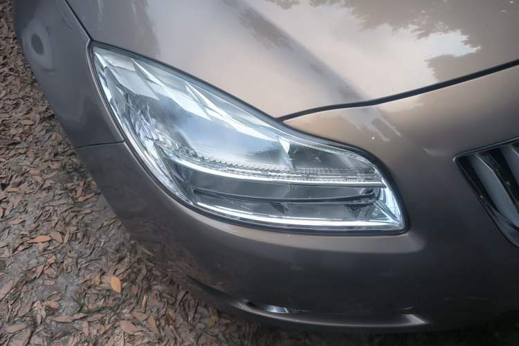 Used Buick Regal 2012 2.0L Luxury Edition Right Front Headlight