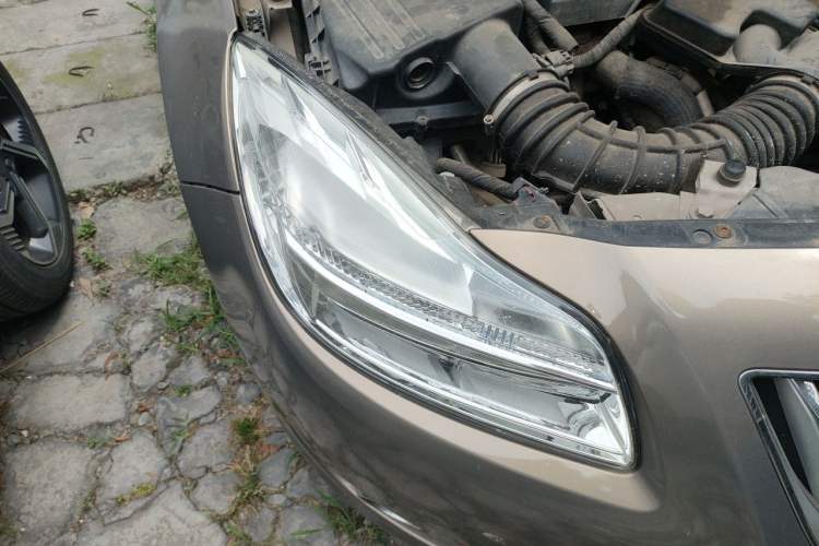 Used Buick Regal 2012 2.0L Comfort Edition Right Front Headlight