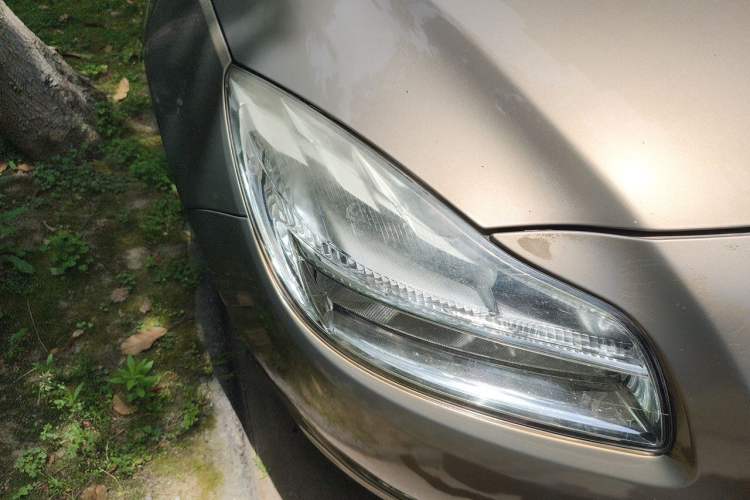 Used Buick Regal 2012 2.0L Comfort Edition Right Front Headlight
