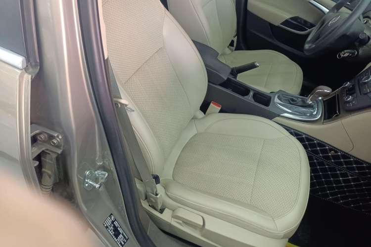 Used Buick Regal 2012 2.0L Comfort Edition Right Front Seat