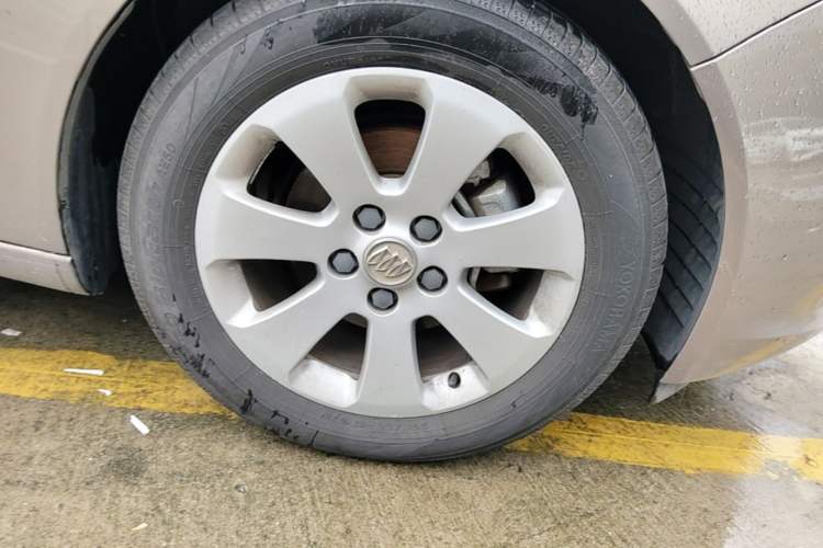 Used Buick Regal 2012 2.0L Comfort Edition Right Front Wheel Hub