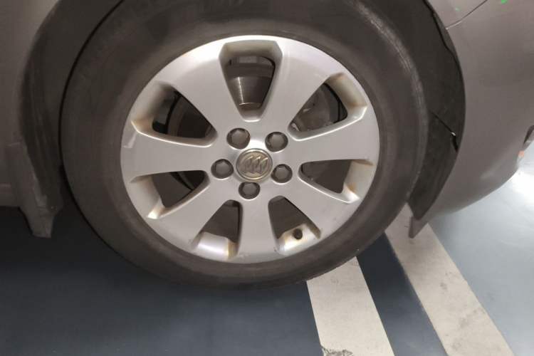 Used Buick Regal 2012 2.0L Luxury Edition Right Front Wheel Hub