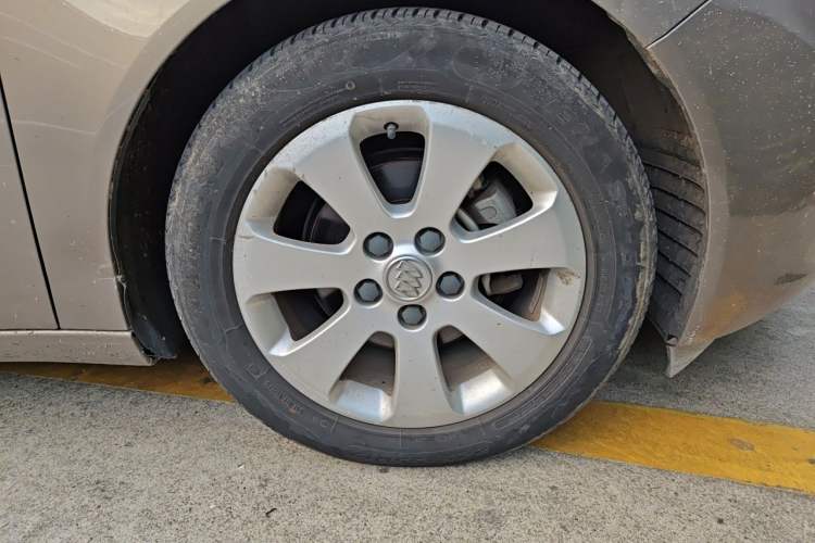 Used Buick Regal 2012 2.0L Comfort Edition Right Front Wheel Hub