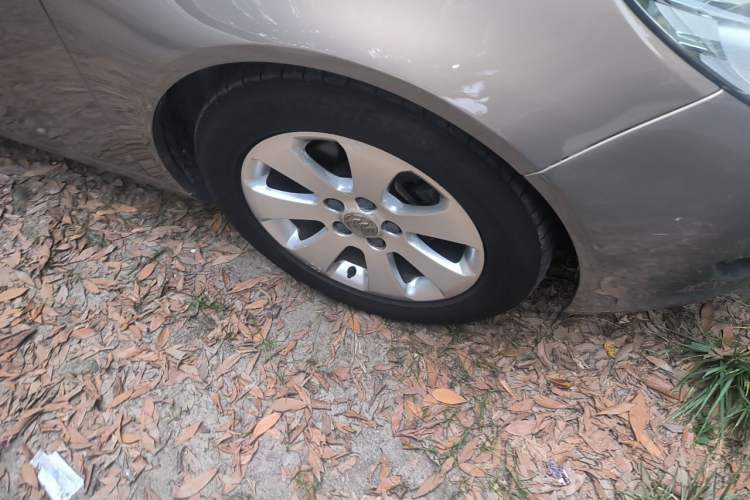 Used Buick Regal 2012 2.0L Luxury Edition Right Front Wheel Hub
