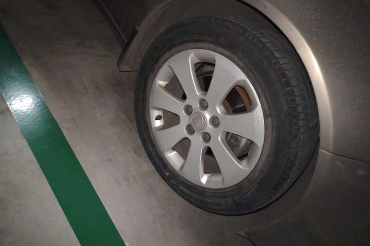 Used Buick Regal 2012 2.0L Luxury Edition Right Front Wheel Hub