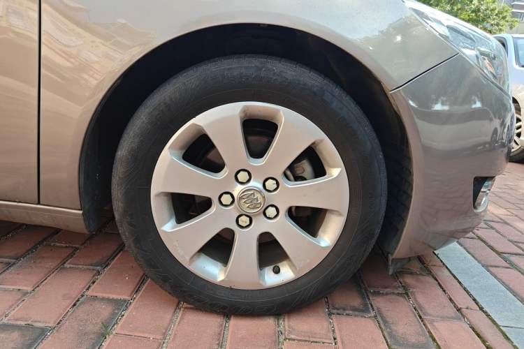 Used Buick Regal 2012 2.0L Comfort Edition Right Front Wheel Hub