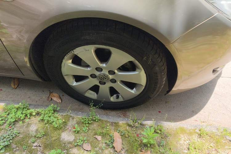 Used Buick Regal 2012 2.0L Comfort Edition Right Front Wheel Hub
