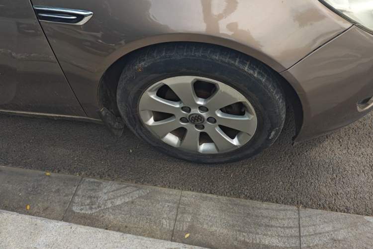 Used Buick Regal 2012 2.0L Comfort Edition Right Front Wheel Hub